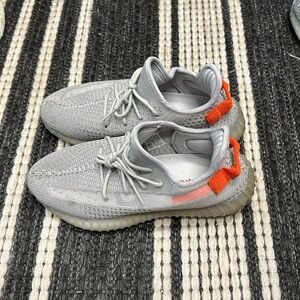 Yeezy Boost 350 v2 Tail light